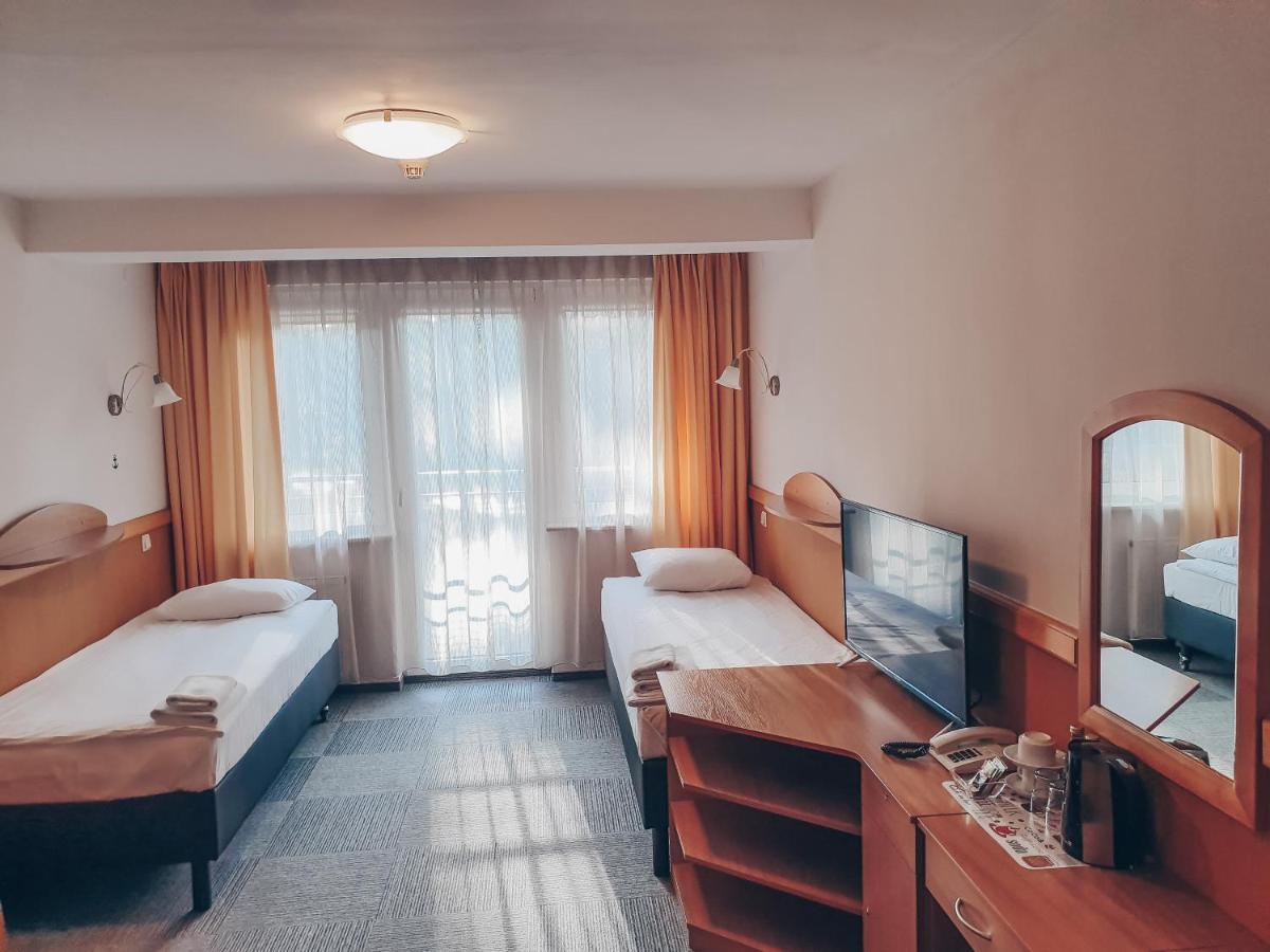 Melodia Hotel Jurata Exterior photo